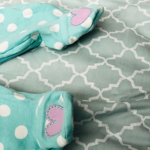 Onsie - Picture 3 of 8